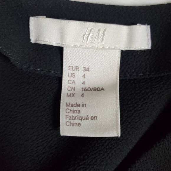 H&M Black Bell Sleeve Shift Dress Size 4 - Picture 4 of 6
